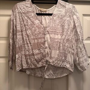 By Together Gray and White Floral Blouse